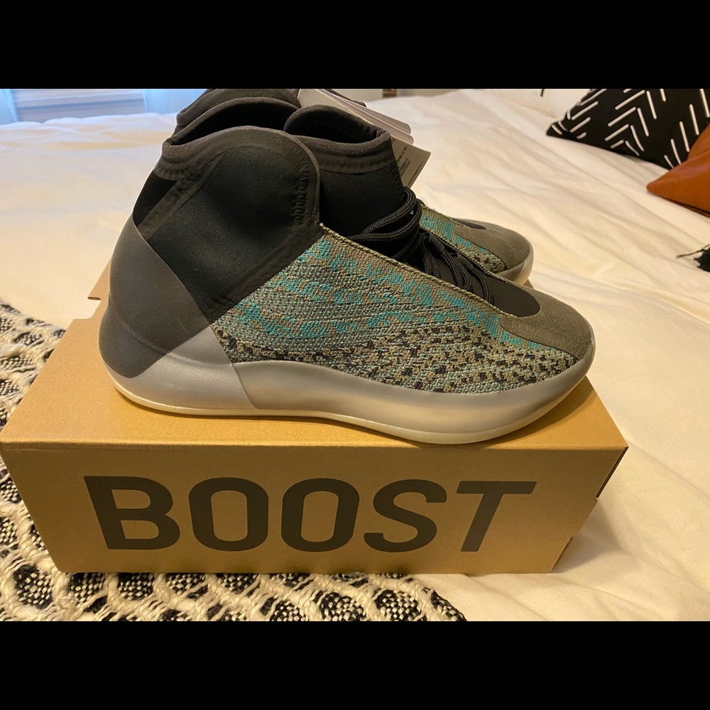 Yeezy QNTM “Teal Blue” - Picture 3 of 5